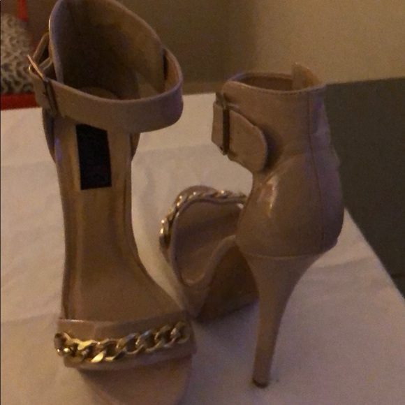 Heels - Picture 2 of 2
